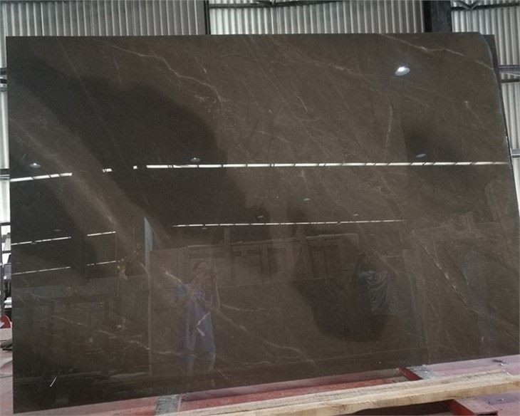 Gris Pulpis Brown Marble Slabs