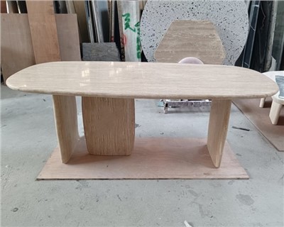 Miza iz naravnega kamna