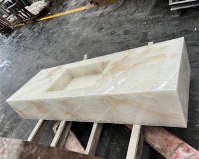 Bazen belega kvarcita Cristallo