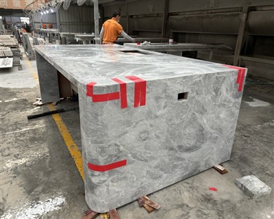 Himalajski sivi marmorni otok